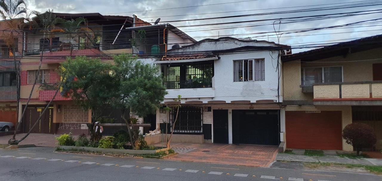 Hostel Metro Floresta Alojamiento Μεντεγίν Εξωτερικό φωτογραφία
