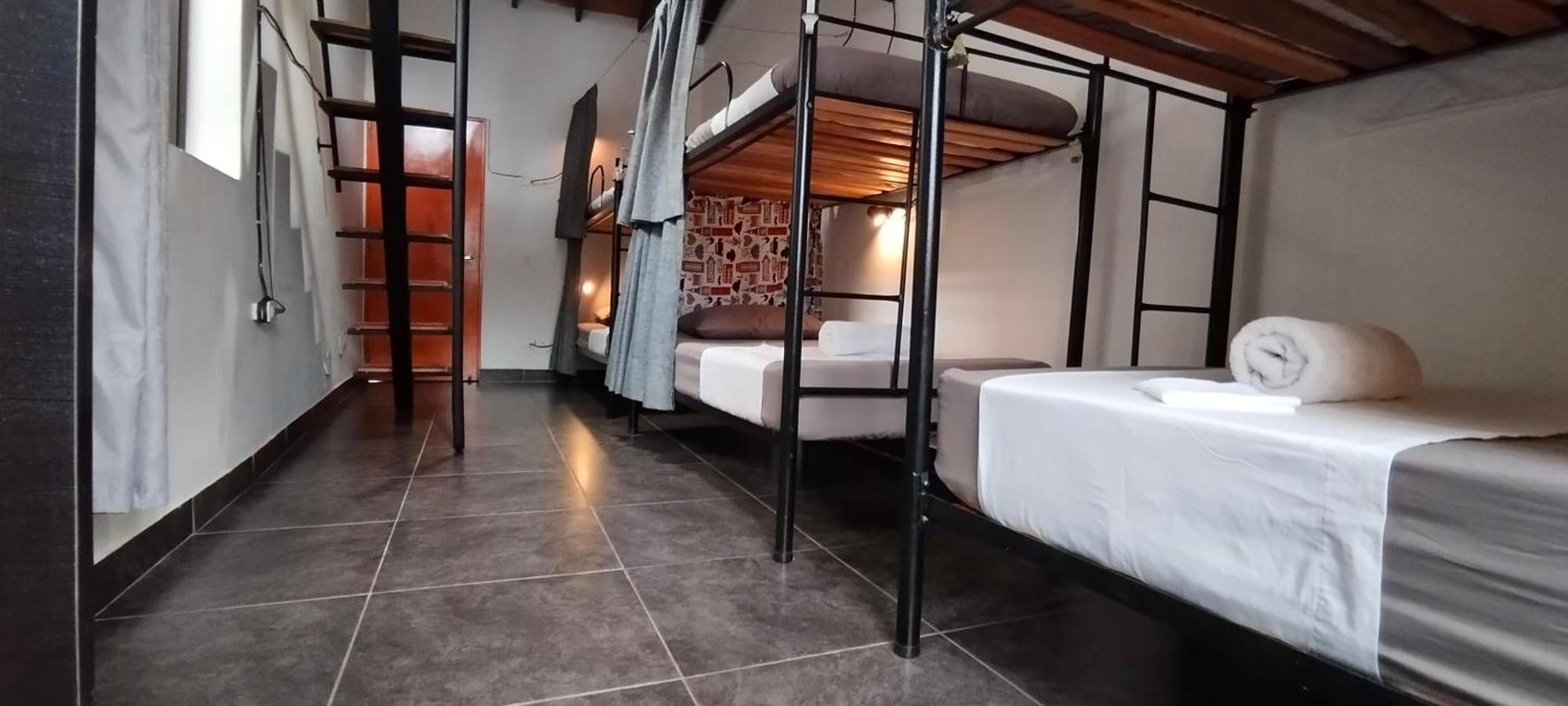 Hostel Metro Floresta Alojamiento Μεντεγίν Εξωτερικό φωτογραφία