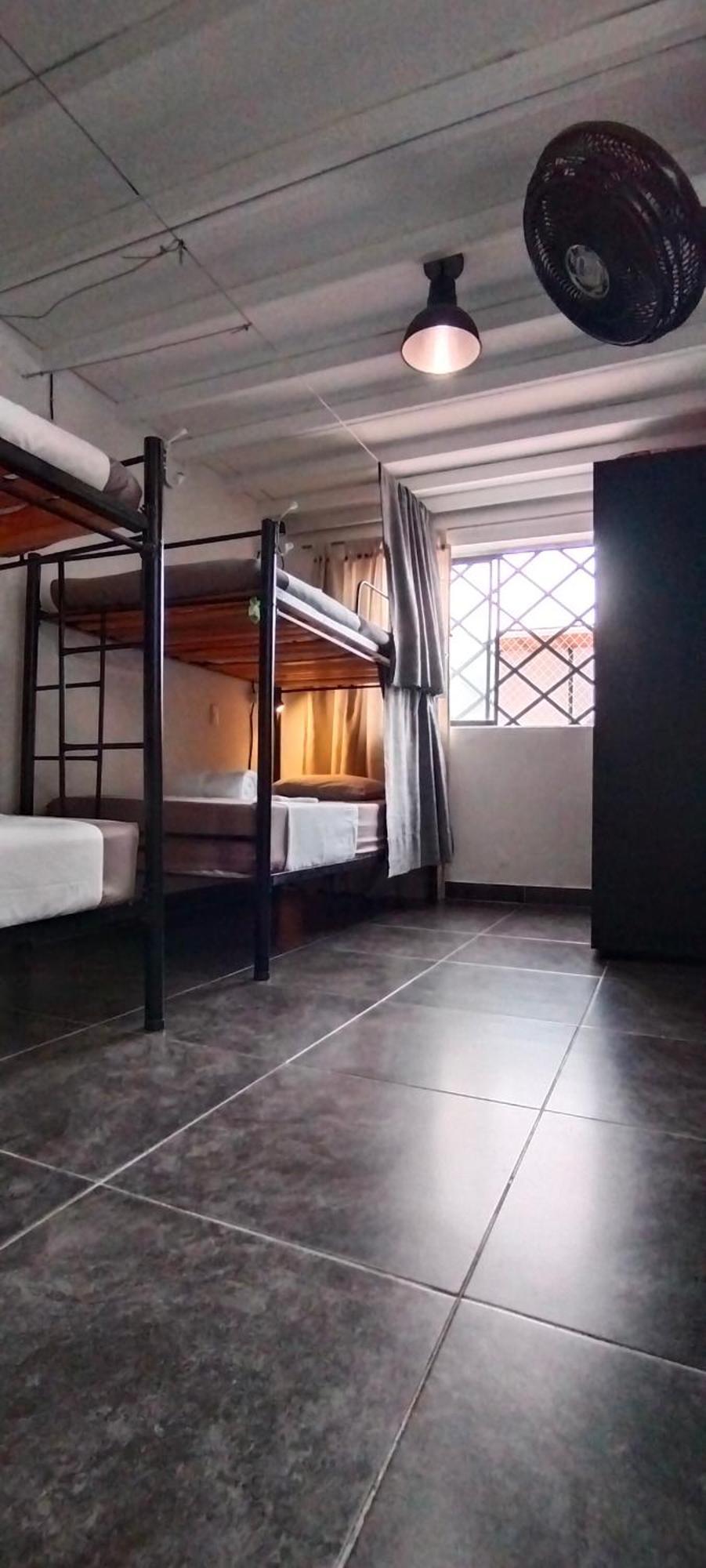 Hostel Metro Floresta Alojamiento Μεντεγίν Εξωτερικό φωτογραφία